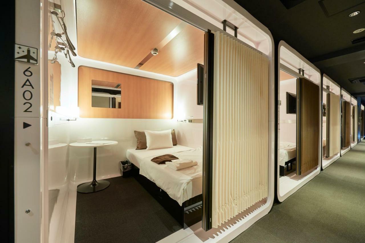 Готель First Cabin Tokyo Dome City Екстер'єр фото